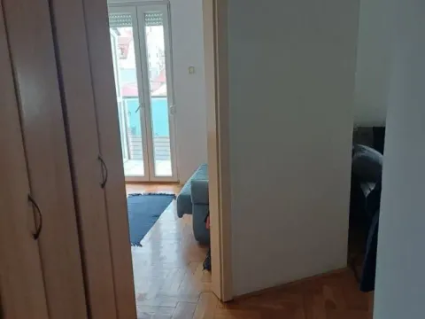 Izdavanje, dvosoban stan, 43m², Centar, Novi Sad - image 5