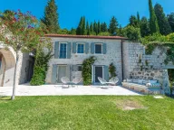 Prodaja, četvorosoban stan, 2000m2, Trebešin, Herceg Novi