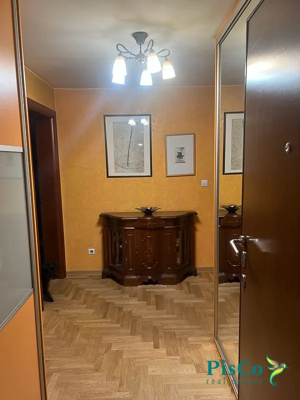 Izdavanje, trosoban stan, 130m², Preko Morače, Podgorica