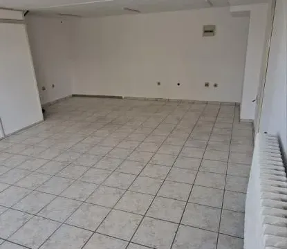 Izdavanje, poslovni prostor, 54m², Grbavica, Novi Sad Sve Podlokacije - image 2