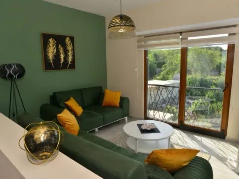 Izdavanje, kuća, 110m², Lješevići, Kotor - image 3