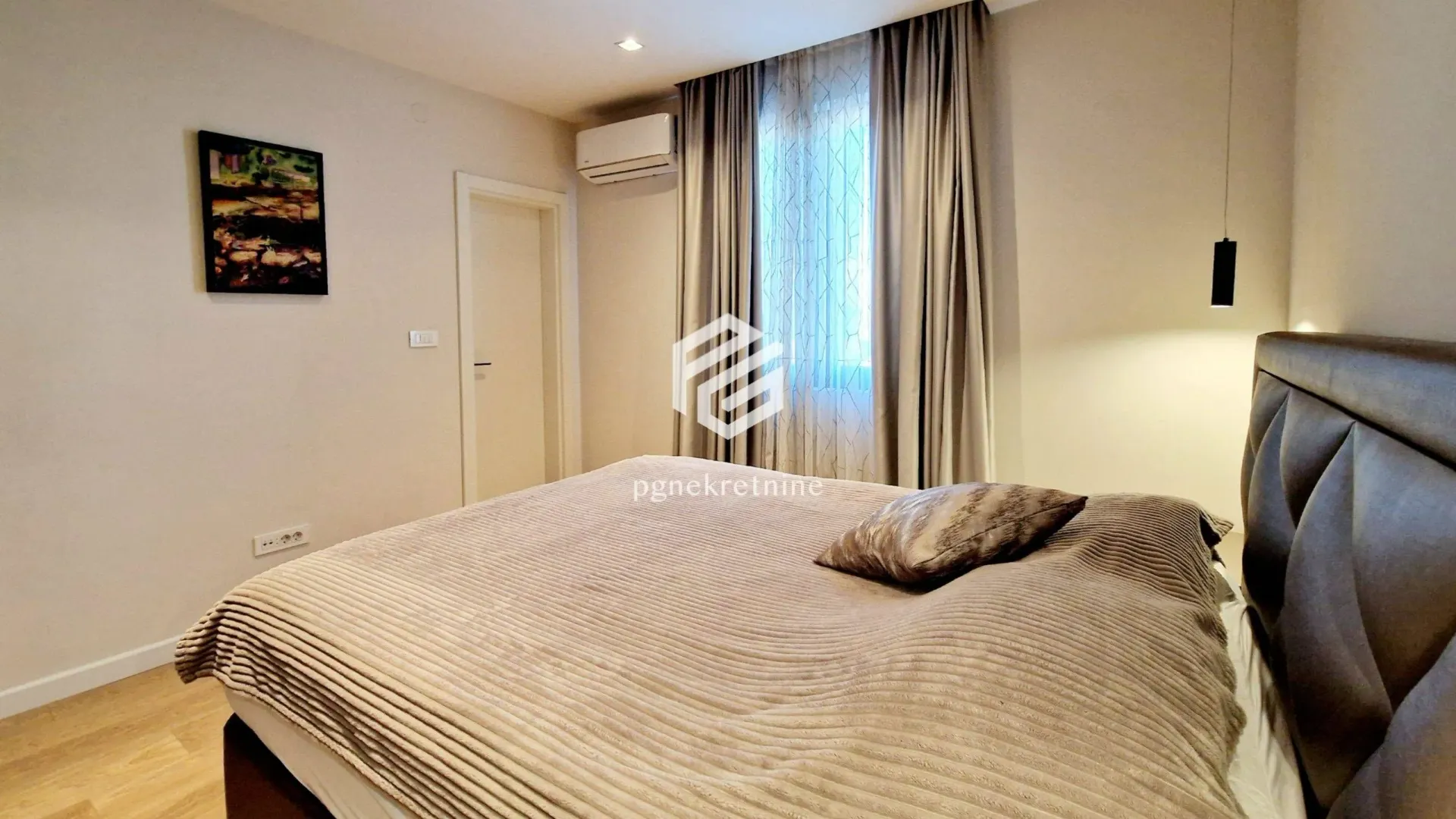 Rent, two bedroom apartment, 120m², Centar, Podgorica