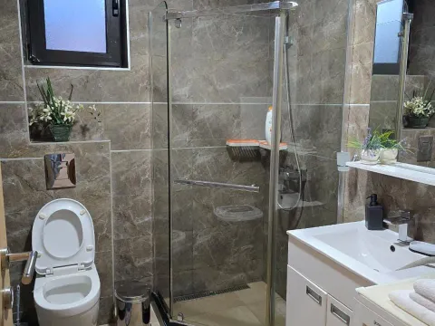 Rent, two bedroom apartment, 80m², Rafailovići, Budva - image 22