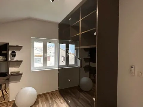 Rent, three bedroom apartment, 120m², Dobrota, Kotor - image 11