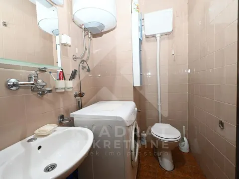 Izdavanje, garsonjera, 40m², Preko Morače, Podgorica - image 4