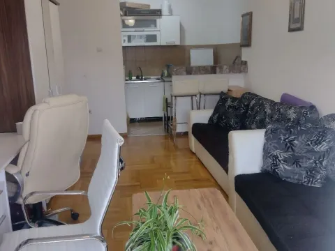 Izdavanje, jednosoban stan, 52m², Zabjelo, Podgorica