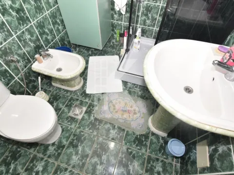 Izdavanje, kuća, 752m², Zelenika, Podgorica - image 9