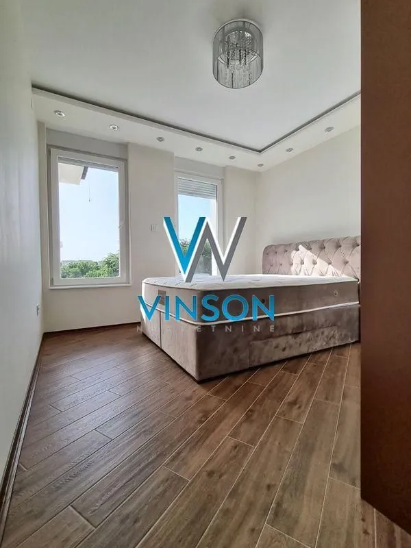 Izdavanje, kuća, 300m², Veternička rampa, Novi Sad Sve Podlokacije