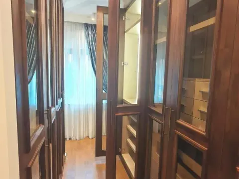 Izdavanje, trosoban stan, 96m², Đeram Pijaca, Beograd - image 17