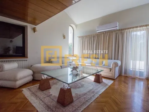 Sale, house, 250m², Tološi, Podgorica - image 3
