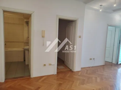Izdavanje, dvosoban stan, 46m², Bulevar Oslobodjenja, Novi Sad Sve Podlokacije - image 3