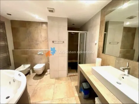 Izdavanje, četvorosoban stan, 186m², Čubura, Beograd - image 15