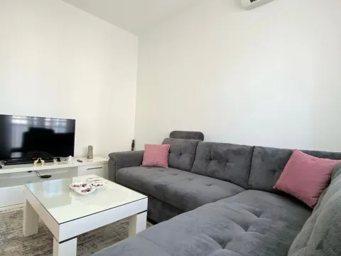 Rent, one bedroom apartment, 50m², City Kvart, Podgorica - image 12