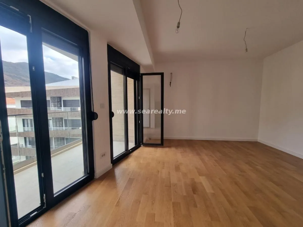 Prodaja, jednosoban stan, 51m², Tivat, Crna Gora