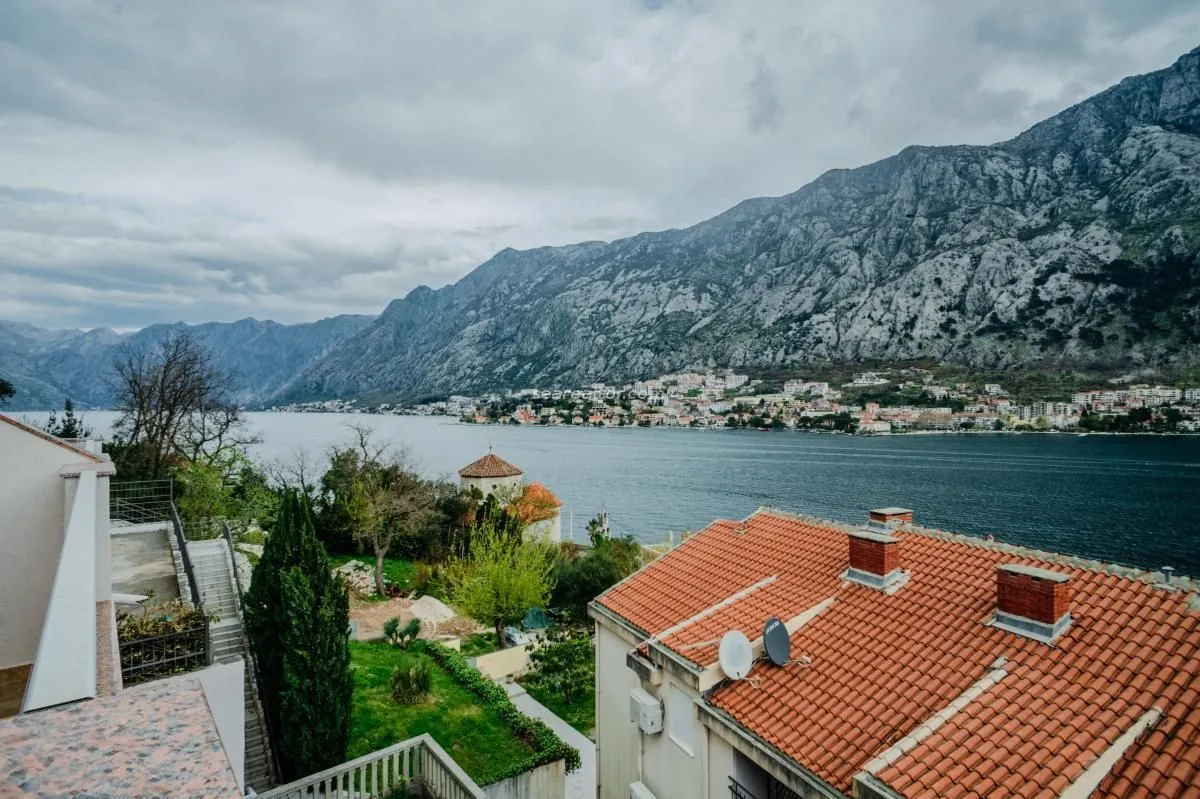 Prodaja, dvosoban stan, 44m², Muo, Kotor