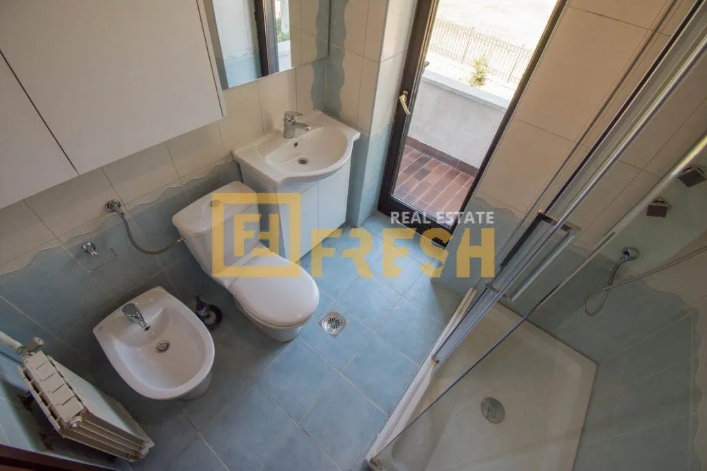 Prodaja, kuća, 250m², Tološi, Podgorica