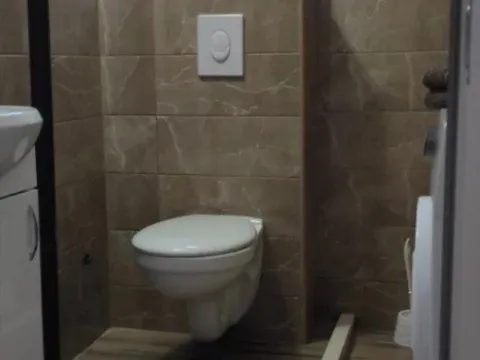 Izdavanje, garsonjera, 40m², Kalimanj, Tivat - image 11