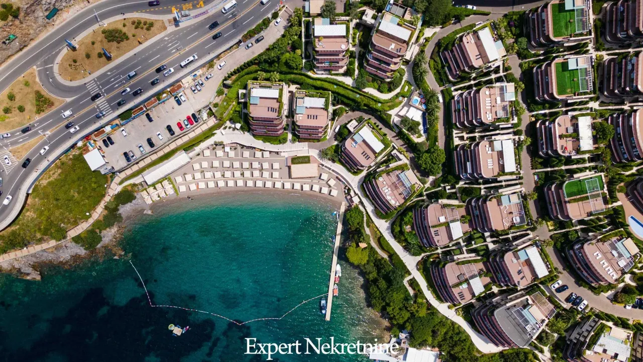 Sale, three bedroom apartment, 453m², Dukley Gardens, Budva