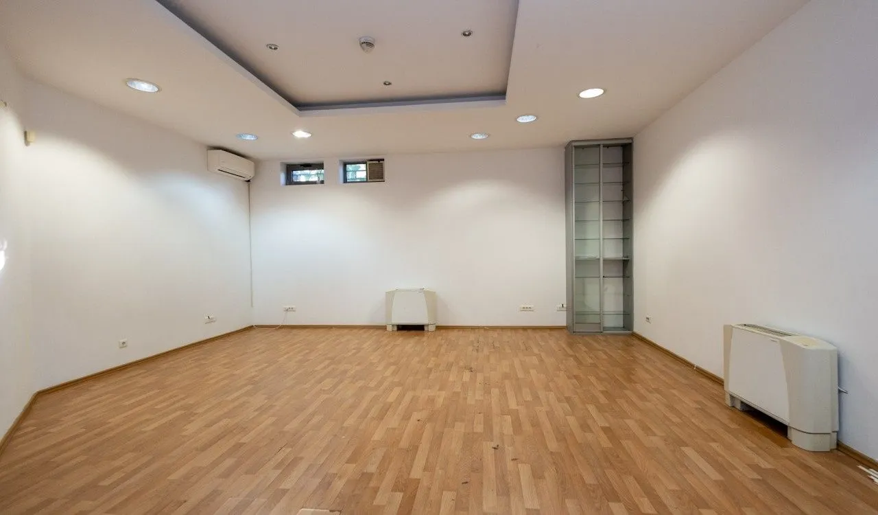 Rent, office space, 147m², Momišići, Podgorica
