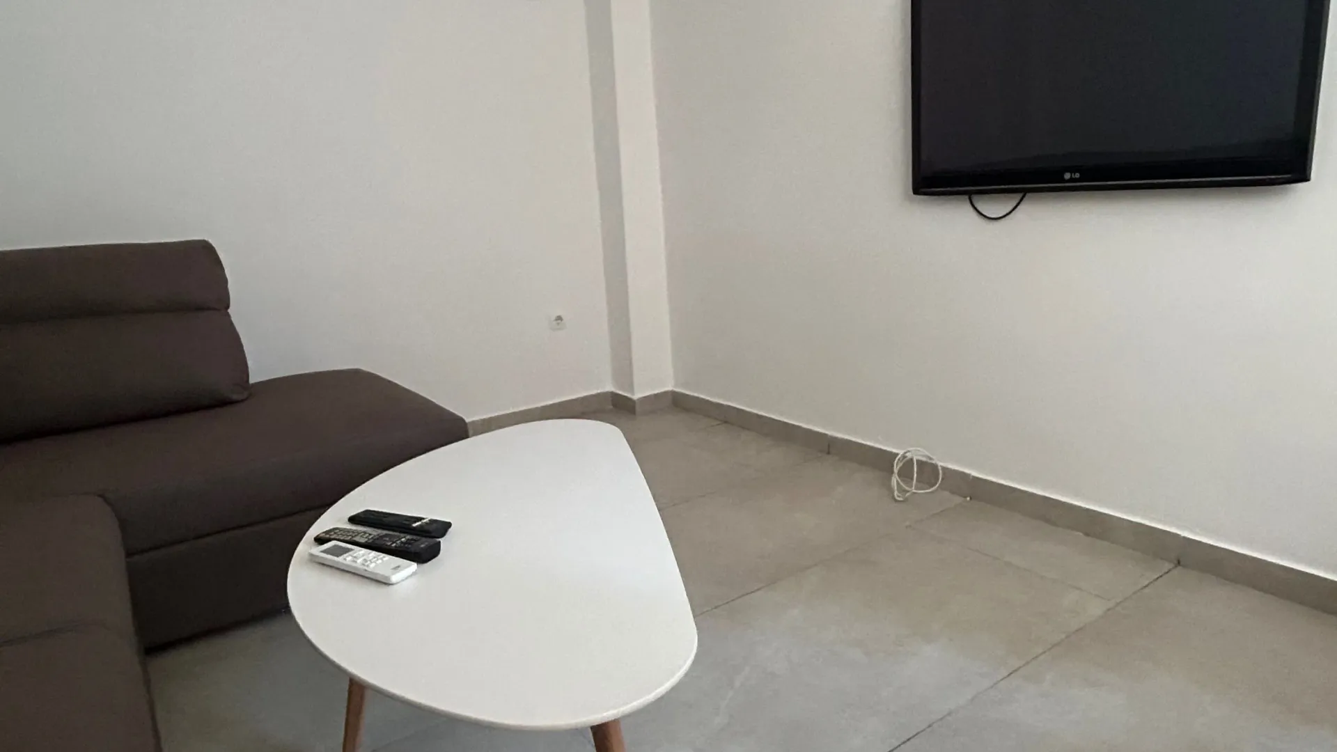 Izdavanje, garsonjera, 30m², Murtovina, Podgorica