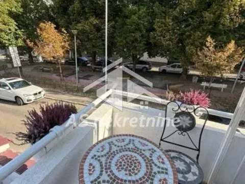 Rent, house, 120m², Slavujev Venac, Zvezdara Sve Podlokacije - image 21