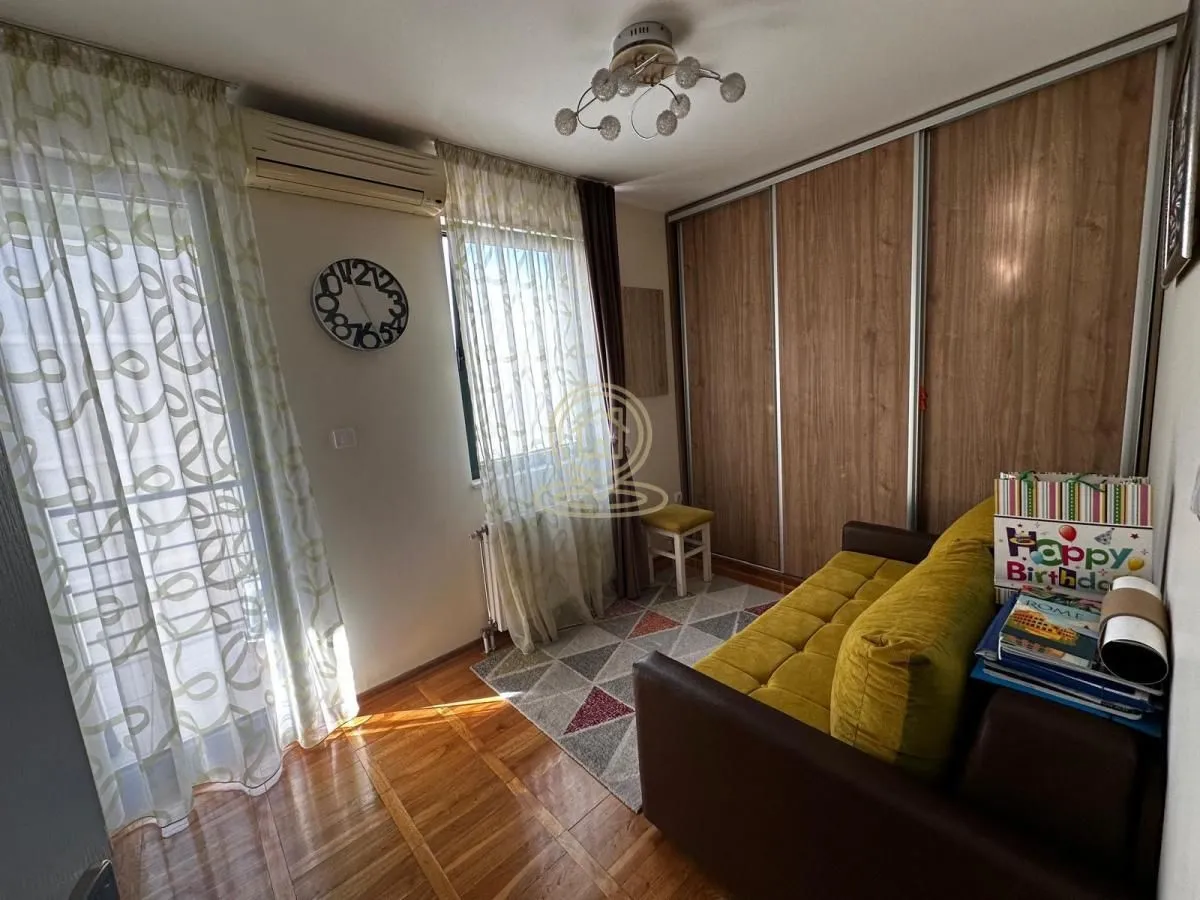 Prodaja, četvorosoban stan, 116m², Grbavica, Novi Sad Sve Podlokacije