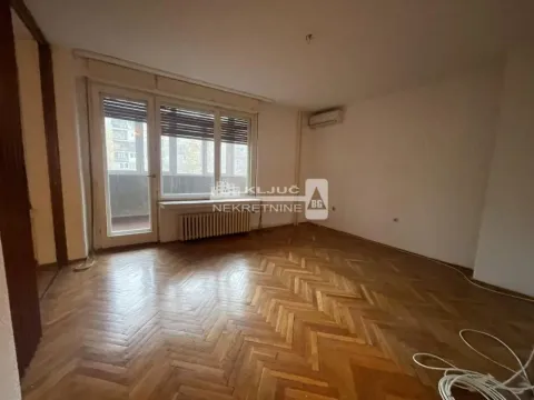 Prodaja, trosoban stan, 77m², Kalenić Pijaca, Vračar Sve Podlokacije - image 19