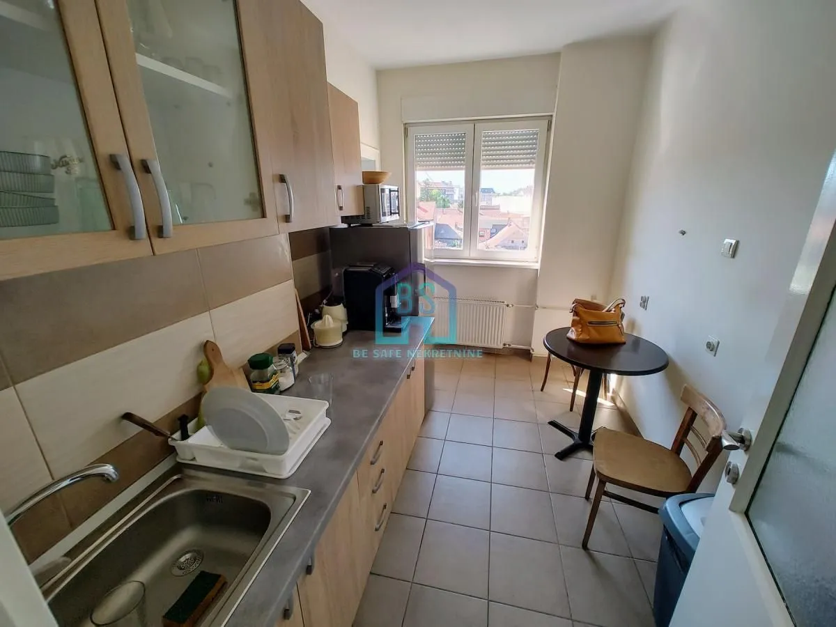 Prodaja, trosoban stan, 74m², Stari grad, Novi Sad