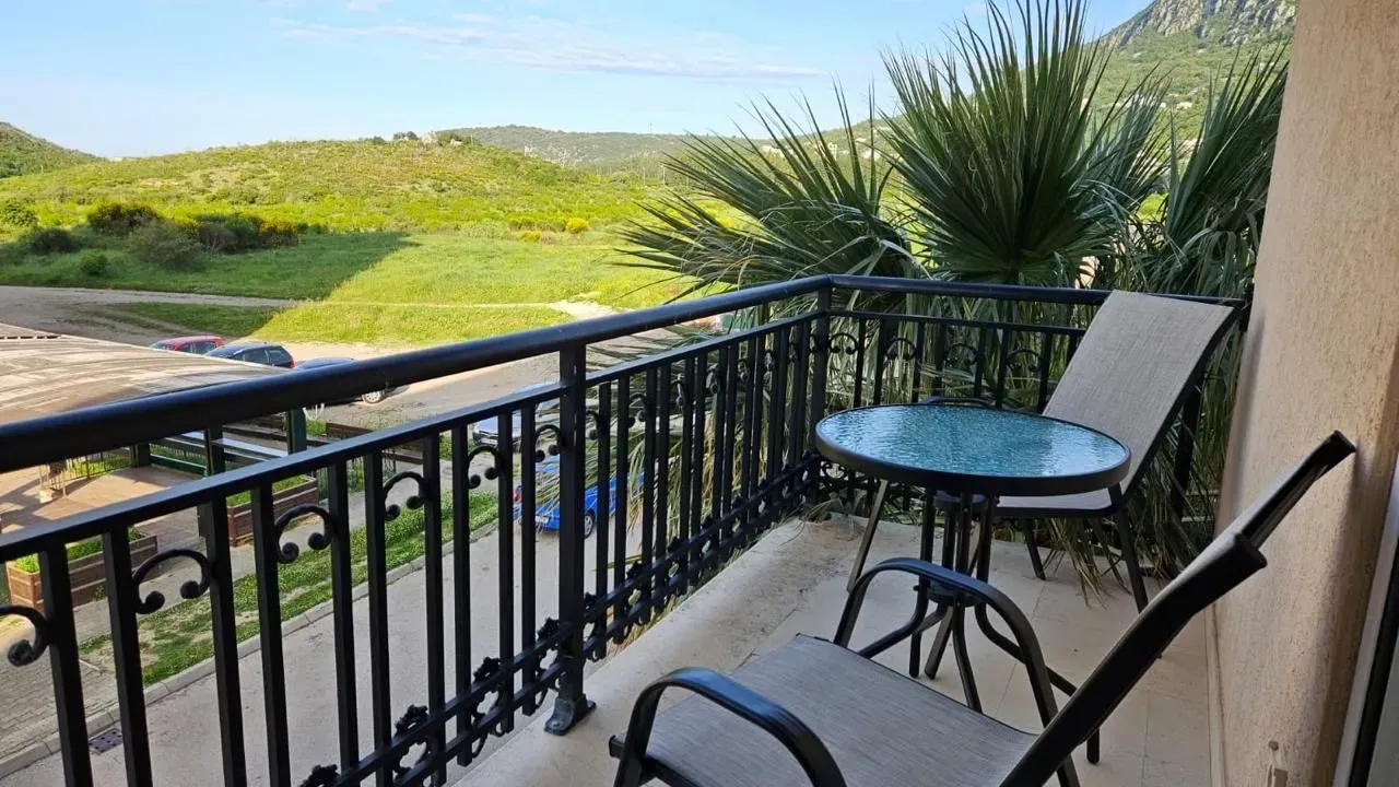 Sale, two bedroom apartment, 60m², Sutomore, Bar