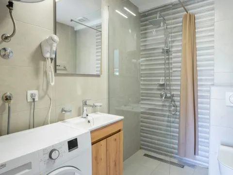 Izdavanje, jednosoban stan, 40m², Radanovići, Kotor - image 8