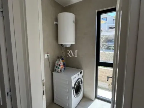 Izdavanje, kuća, 182m², Kava, Tivat - image 9