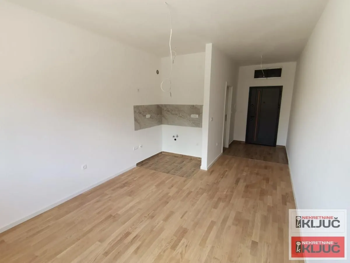 Prodaja, garsonjera, 23m², Salajka, Novi Sad Sve Podlokacije