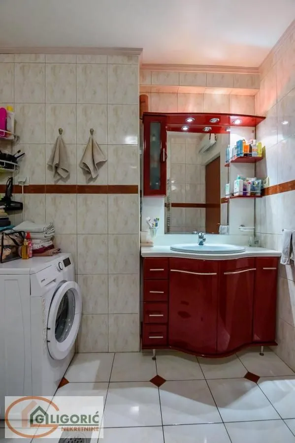 Sale, four bedroom apartment, 104m², Stari Grad, Beograd