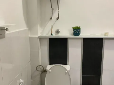 Izdavanje, dvosoban stan, 50m², Centar, Podgorica - image 10