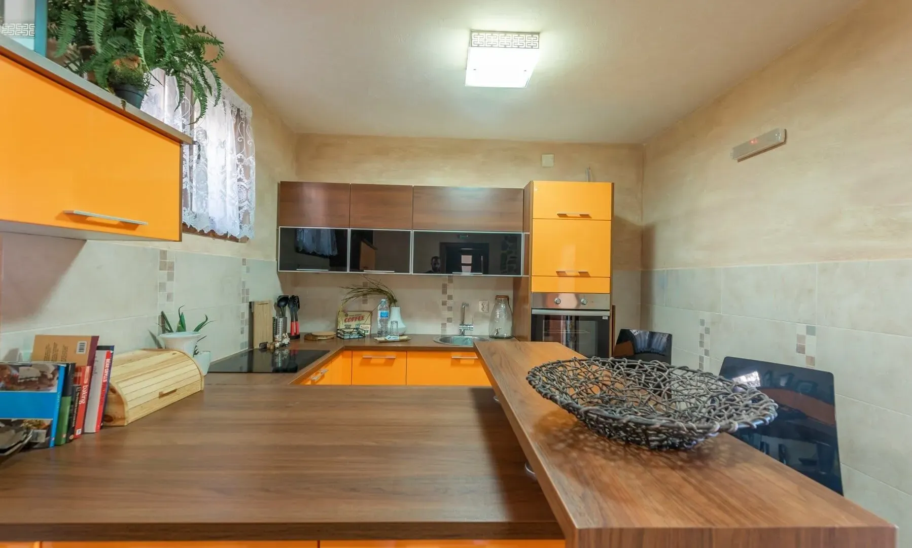 Sale, house, 280m², Markovići, Budva