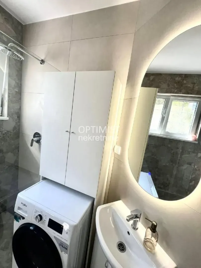Izdavanje, trosoban stan, 55m², Botanička Bašta, Palilula Sve Podlokacije