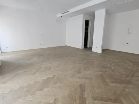 Prodaja, četvorosoban stan, 148m², Čubura, Beograd - image 8