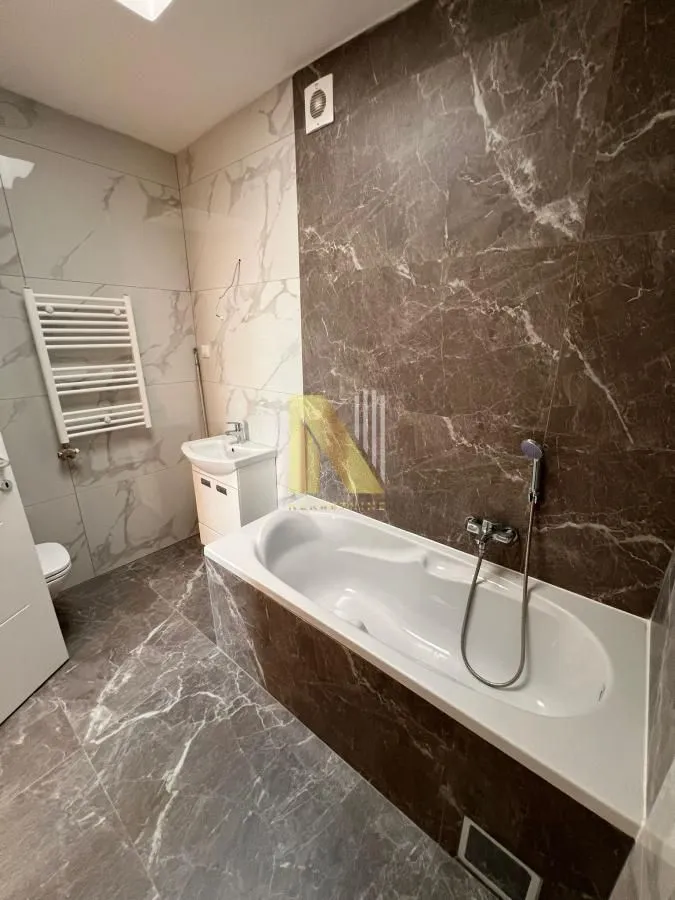 Prodaja, stan, 207m², Telep, Novi Sad Sve Podlokacije