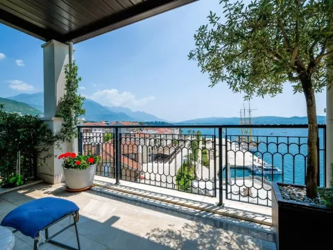 Prodaja, stan, 135m², Tivat, Crna Gora - image 14