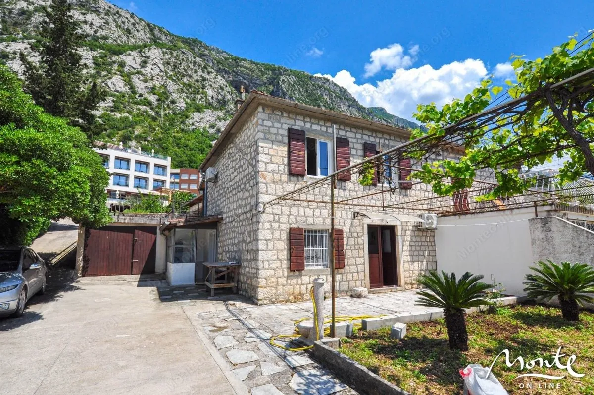 Sale, house, 1198m², Dobrota, Kotor