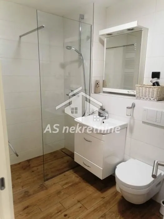 Izdavanje, dvosoban stan, 55m², Novi Beograd Blok 67, Novi Beograd Sve Podlokacije