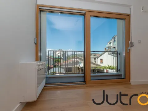 Prodaja, trosoban stan, 90m², Tološka šuma, Podgorica - image 9