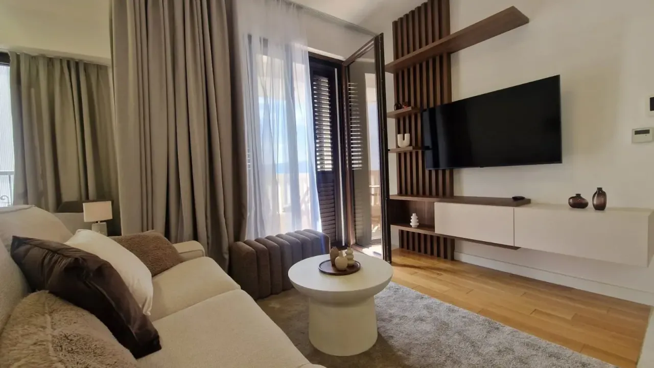 Rent, apartment, 52m², Tivat, Crna Gora