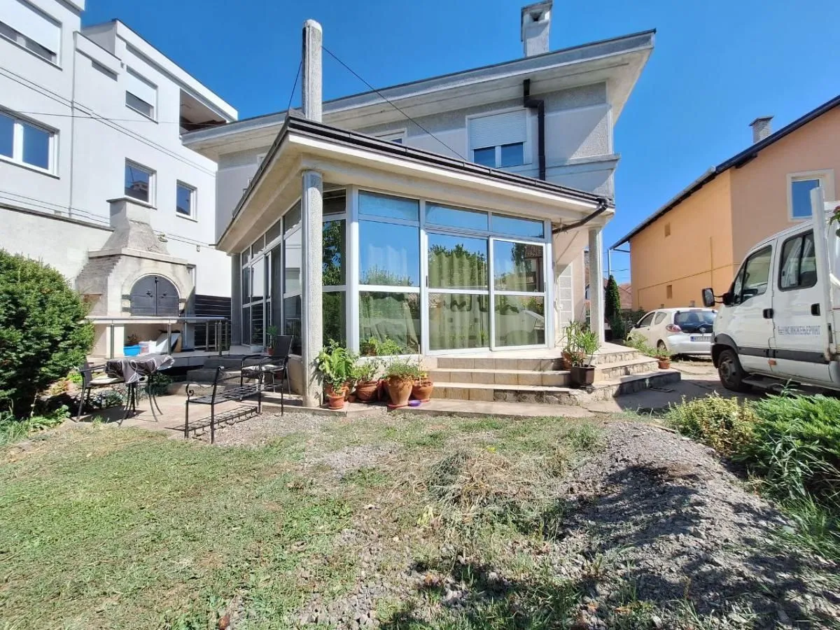 Sale, house, 253m², Adice, Novi Sad Sve Podlokacije