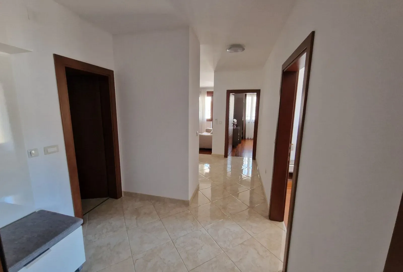 Prodaja, trosoban stan, 94m², Bečići, Budva