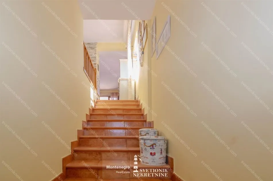 Prodaja, dvosoban stan, 182m², Savina, Herceg Novi