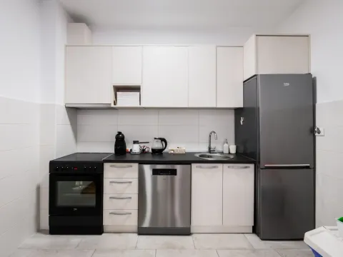 Izdavanje, dvosoban stan, 68m², Tuški Put, Podgorica - image 8