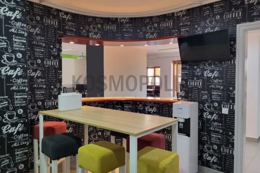 Izdavanje, stan, 221m², Kalenić Pijaca, Vračar Sve Podlokacije