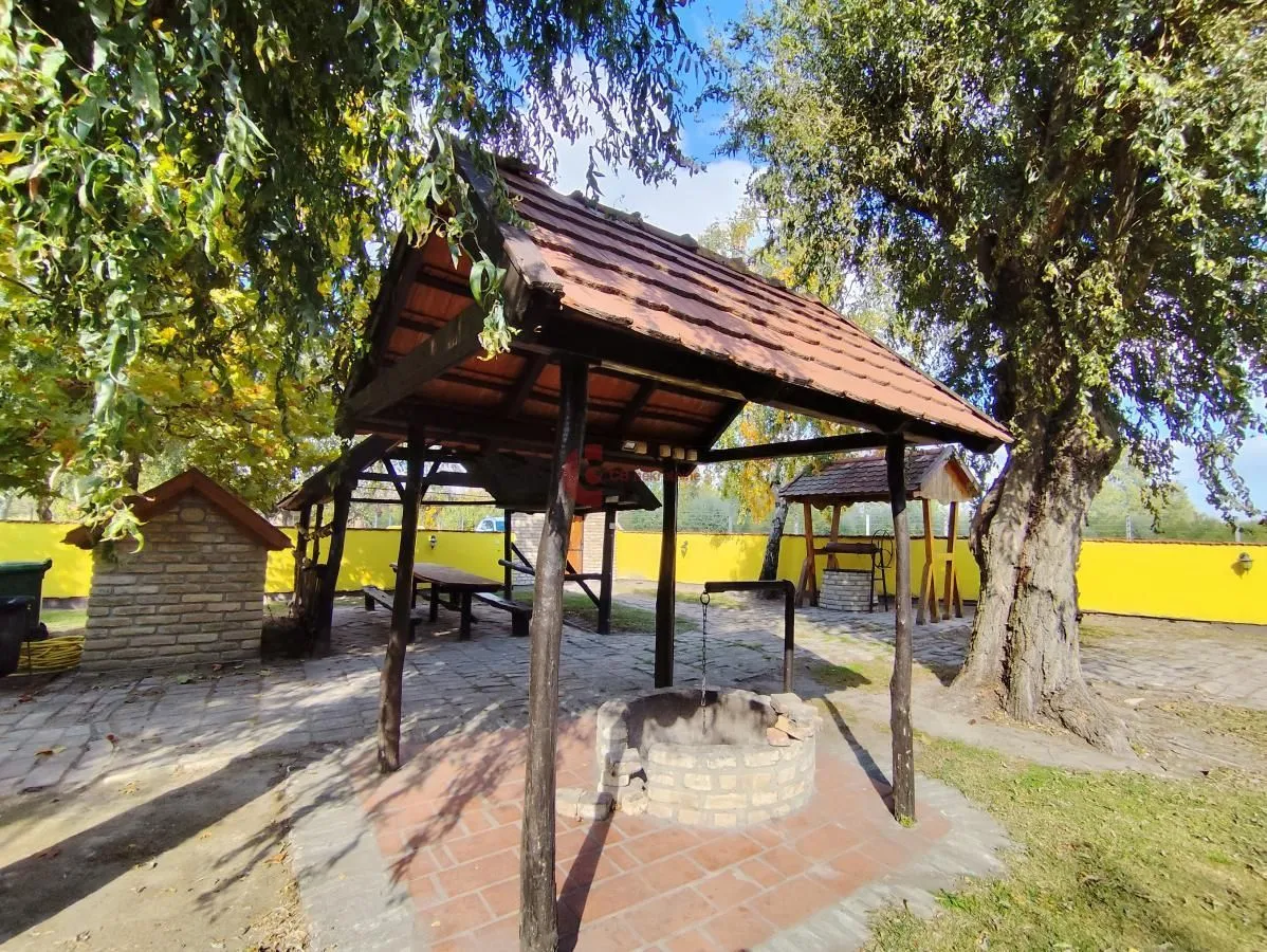 Prodaja, ugostiteljski objekat, 196m², Horgoš, Kanjiža