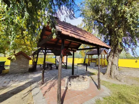 Prodaja, ugostiteljski objekat, 196m², Horgoš, Kanjiža - image 25